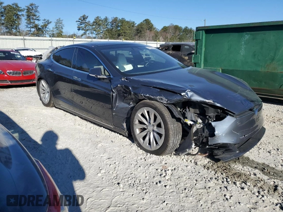 2018 Tesla Model S 75D with VIN 5YJSA1E26JF283528, listed as a Copart auction lot 46980685 with 35,371 mi miles and Salvage Title. Bid and sale history available at DreamBid. Image 4.