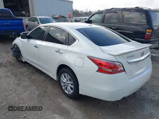 2015 Nissan Altima 2.5 S with VIN 1N4AL3AP8FC160830, listed as a IAAI auction lot 41561952 with 209,134 mi miles. Bid and sale history available at carsss.com. Image 3.