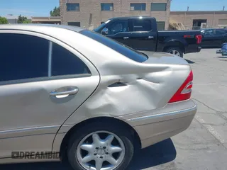 2003 Mercedes-Benz C 240 с VIN WDBRF81J23F422346, выставлен на аукционе IAAI как лот 42598405 с пробегом 115 117 миль миль и . История ставок и продаж доступна на DreamBid. Изображение 6.