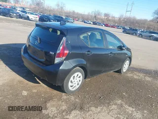 2016 Toyota Prius One z VIN JTDKDTB32G1124779, wystawiony jako IAAI lot #41855014 z przebiegiem 106 750 mil mil oraz . Historia ofert i sprzedaży dostępna na DreamBid. Obrazek 4.