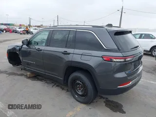 2022 Jeep Grand Cherokee with VIN 1C4RJYB68N8748802, listed as a IAAI auction lot 42158104 with 28,227 mi miles and . Bid and sale history available at DreamBid. Image 3.
