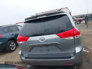 2014 Toyota Sienna XLE with VIN 5TDYK3DC5ES461184, listed as a IAAI auction lot 41447642 with 122,539 mi miles. Bid and sale history available at carsss.com. Image 16.