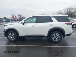 2024 Nissan Pathfinder SL с VIN 5N1DR3CC9RC315613, выставлен на аукционе IAAI как лот 41571156 с пробегом 1 583 миль миль и . История ставок и продаж доступна на DreamBid. Изображение 14.