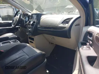 2014 Chrysler Town & Country Touring z VIN 2C4RC1BG2ER348099, wystawiony jako IAAI lot #42411961 z przebiegiem 249 144 mil mil oraz . Historia ofert i sprzedaży dostępna na DreamBid. Obrazek 5.