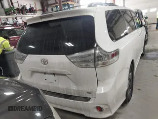 2017 Toyota Sienna SE with VIN 5TDXZ3DCXHS875329, listed as a IAAI auction lot 41650353 with Not provided miles and . Bid and sale history available at DreamBid. Image 16.