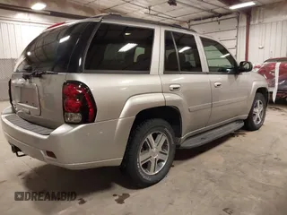 2007 Chevrolet TrailBlazer LS with VIN 1GNDT13S072267270, listed as a IAAI auction lot 41913360 with 152,678 mi miles. Bid and sale history available at carsss.com. Image 4.