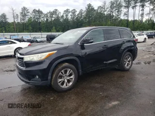 2015 Toyota Highlander LE Plus z VIN 5TDZKRFH0FS064791, wystawiony jako Copart lot #56508305 z przebiegiem 198 873 mil mil oraz Szkoda całkowita • Salvage title. Historia ofert i sprzedaży dostępna na DreamBid. Obrazek 1.