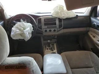 2006 Toyota Tacoma PreRunner z VIN 5TEJU62N56Z246796, wystawiony jako Copart lot #58404805 z przebiegiem Nie podano mil oraz Szkoda całkowita • Salvage title. Historia ofert i sprzedaży dostępna na DreamBid. Obrazek 8.
