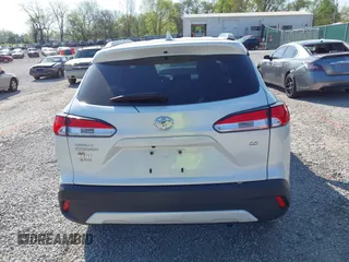 2022 Toyota Corolla Cross LE z VIN 7MUCAAAG3NV012231, wystawiony jako IAAI lot #42022931 z przebiegiem 30 335 mil mil oraz . Historia ofert i sprzedaży dostępna na DreamBid. Obrazek 16.