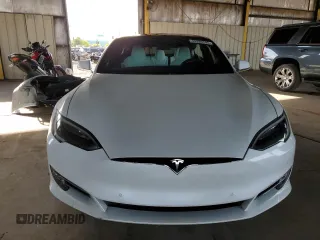 2019 Tesla Model S 100D with VIN 5YJSA1E45KF330633, listed as a Copart auction lot 49329745 with 74,047 mi miles and Salvage title. Bid and sale history available at DreamBid. Image 5.