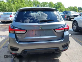 2022 Mitsubishi Outlander ES z VIN JA4ARUAU2NU019775, wystawiony jako IAAI lot #42187972 z przebiegiem 27 639 mil mil oraz . Historia ofert i sprzedaży dostępna na DreamBid. Obrazek 16.