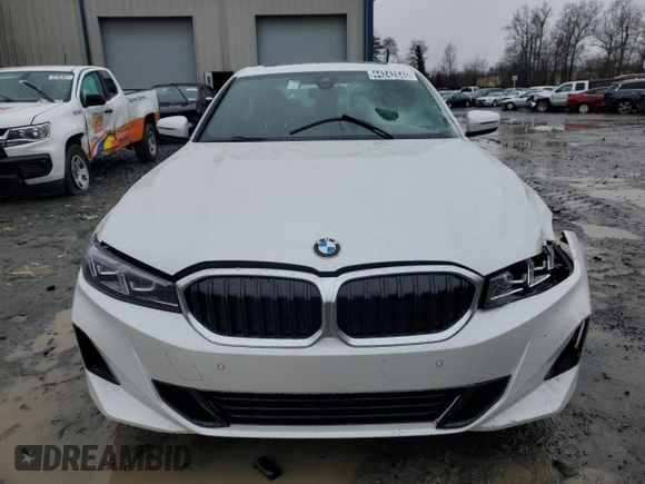 2024 BMW 3 Series 330i z VIN 3MW69FF04R8E77783, wystawiony jako Copart lot #44242645 z przebiegiem 11 475 mil mil oraz Czysty tytuł • Clean title. Historia ofert i sprzedaży dostępna na DreamBid. Obrazek 5.