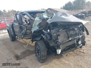2019 Toyota Tacoma 4WD SR5 with VIN 3TMDZ5BN2KM060830, listed as a IAAI auction lot 41364493 with 1 mi miles. Bid and sale history available at carsss.com. Image 1.