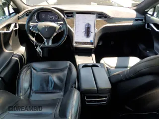 2016 Tesla Model S 90D z VIN 5YJSA1E22GF136325, wystawiony jako Copart lot #65238105 z przebiegiem 182 196 mil mil oraz Szkoda całkowita • Salvage title. Historia ofert i sprzedaży dostępna na DreamBid. Obrazek 8.