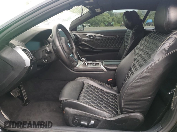 2020 BMW 8 Series z VIN WBAFY4C03LCE17539, wystawiony jako Copart lot #64737445 z przebiegiem 24 919 mil mil oraz Szkoda całkowita • Salvage title. Historia ofert i sprzedaży dostępna na DreamBid. Obrazek 7.