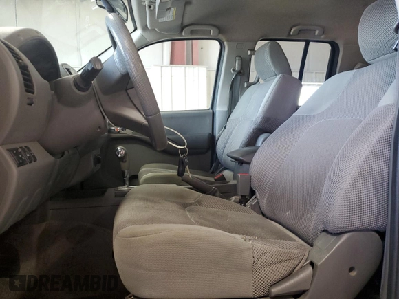 2013 Nissan Frontier SV z VIN 1N6AD0EV8DN755142, wystawiony jako Copart lot #62167895 z przebiegiem 208 708 mil mil oraz Czysty tytuł • Clean title. Historia ofert i sprzedaży dostępna na DreamBid. Obrazek 7.