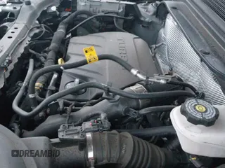 2023 Chevrolet TrailBlazer LS z VIN KL79MMS2XPB008233, wystawiony jako IAAI lot #42853018 z przebiegiem 21 766 mil mil oraz . Historia ofert i sprzedaży dostępna na DreamBid. Obrazek 20.