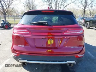 2017 Lincoln MKC Reserve z VIN 5LMCJ3D92HUL32281, wystawiony jako IAAI lot #41931033 z przebiegiem 50 683 mil mil oraz . Historia ofert i sprzedaży dostępna na DreamBid. Obrazek 16.