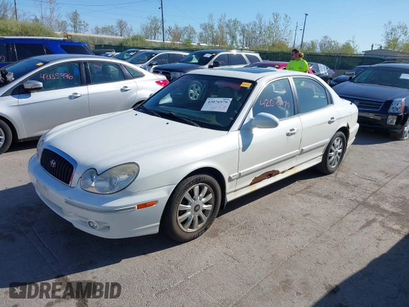 2005 Hyundai Sonata GLS with VIN KMHWF35H25A178921, listed as a IAAI auction lot 42076979 with 123,039 mi miles. Bid and sale history available at carsss.com. Image 2.