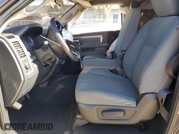2018 Ram 1500 Express z VIN 3C6JR6AT8JG194710, wystawiony jako Copart lot #76321214 z przebiegiem 77 168 mil mil oraz Szkoda całkowita • Salvage title. Historia ofert i sprzedaży dostępna na DreamBid. Obrazek 7.