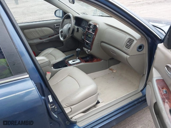 2004 Hyundai Sonata GLS with VIN KMHWF35H94A065434, listed as a IAAI auction lot 41527880 with 137,357 mi miles. Bid and sale history available at carsss.com. Image 5.
