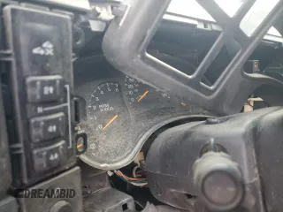 2003 GMC Sierra 2500HD SLE z VIN 1GTHK29U83E116147, wystawiony jako Copart lot #57079385 z przebiegiem Nie podano mil oraz Szkoda całkowita • Salvage title. Historia ofert i sprzedaży dostępna na DreamBid. Obrazek 9.