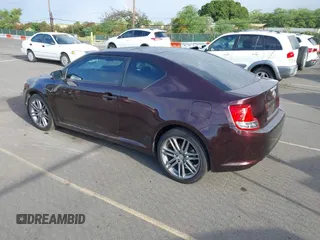2013 Scion tC z VIN JTKJF5C76D3063593, wystawiony jako IAAI lot #41751475 z przebiegiem 59 520 mil mil oraz . Historia ofert i sprzedaży dostępna na DreamBid. Obrazek 3.