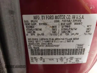 2002 Ford Super Duty F-250 XL with VIN 1FTNX21L82EA87027, listed as a IAAI auction lot 41893004 with 214,580 mi miles. Bid and sale history available at carsss.com. Image 9.