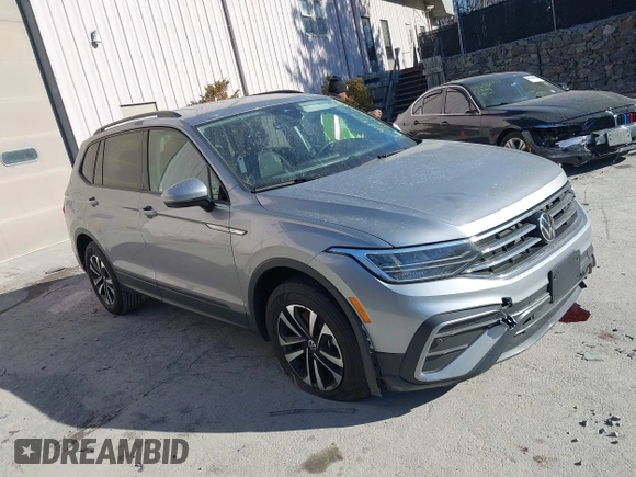 2024 Volkswagen Tiguan S с VIN 3VVFB7AX3RM045163, выставлен на аукционе IAAI как лот 41280613 с пробегом 7 705 миль миль и . История ставок и продаж доступна на DreamBid. Изображение 1.