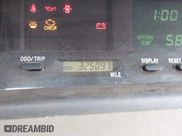 2001 Toyota Avalon XL w/Bucket Seats with VIN 4T1BF28B91U173868, listed as a IAAI auction lot 41721904 with 325,097 mi miles. Bid and sale history available at carsss.com. Image 15.