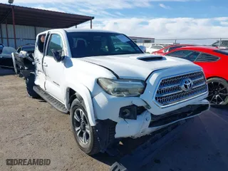 2017 Toyota Tacoma SR5 with VIN 5TFAZ5CN0HX032013, listed as a IAAI auction lot 41630161 with 71,076 mi miles. Bid and sale history available at carsss.com. Image 13.