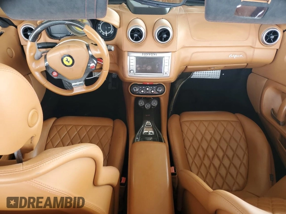 2013 Ferrari California z VIN ZFF65TJA0D0194573, wystawiony jako Copart lot #72021374 z przebiegiem 67 191 mil mil oraz Szkody całkowita. Historia ofert i sprzedaży dostępna na DreamBid. Obrazek 8.