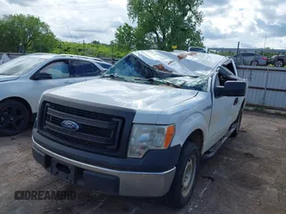2014 Ford F-150 XL z VIN 1FTFX1EFXEKD68321, wystawiony jako IAAI lot #42213160 z przebiegiem Nie podano mil oraz . Historia ofert i sprzedaży dostępna na DreamBid. Obrazek 6.