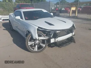 2016 Chevrolet Camaro 2SS z VIN 1G1FH1R77G0126514, wystawiony jako IAAI lot #42135491 z przebiegiem 89 841 mil mil oraz . Historia ofert i sprzedaży dostępna na DreamBid. Obrazek 1.