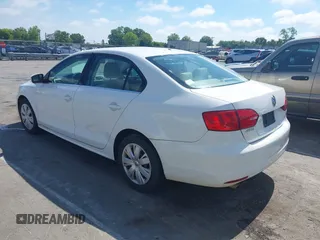 2013 Volkswagen Jetta SE с VIN 3VWDX7AJ7DM434235, выставлен на аукционе IAAI как лот 42292730 с пробегом 166 353 миль миль и . История ставок и продаж доступна на DreamBid. Изображение 3.