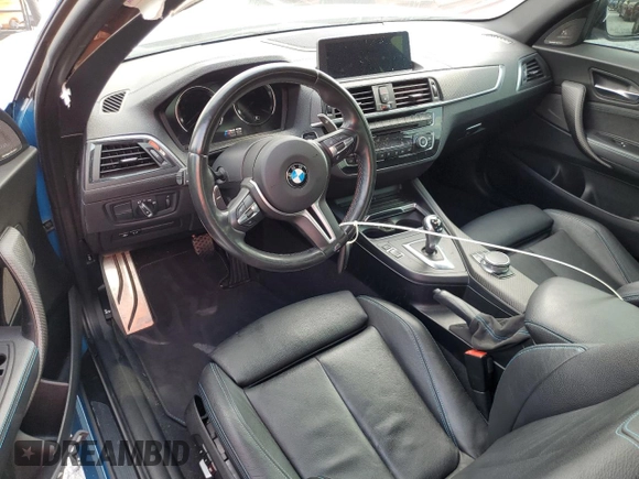 2018 BMW M2 z VIN WBS1J5C53JVD36649, wystawiony jako Copart lot #57961455 z przebiegiem 55 751 mil mil oraz Szkoda całkowita • Salvage title. Historia ofert i sprzedaży dostępna na DreamBid. Obrazek 8.