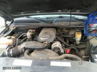 2001 Chevrolet Silverado 1500 LS with VIN 2GCEC19V211238245, listed as a IAAI auction lot 41931657 with 199,584 mi miles. Bid and sale history available at carsss.com. Image 6.