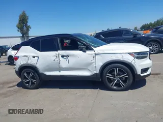 2022 Volvo XC40 R-Design with VIN YV4162UM1N2739706, listed as a IAAI auction lot 42193001 with 15,579 mi miles and . Bid and sale history available at DreamBid. Image 14.