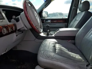 2004 Lincoln Navigator Luxury with VIN 5LMFU28R94LJ10247, listed as a Copart auction lot 41249294 with Not Provided miles and Salvage Title. Bid and sale history available at carsss.com. Image 7.