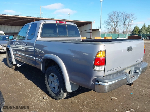 2001 Toyota Tundra Ltd with VIN 5TBBT481X1S128161, listed as a IAAI auction lot 41806069 with 214,825 mi miles. Bid and sale history available at carsss.com. Image 3.