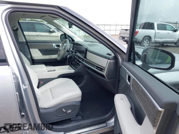 2025 Hyundai Santa Fe Calligraphy with VIN 5NMP54GL5SH071561, listed as a IAAI auction lot 42181010 with 1,324 mi miles and . Bid and sale history available at DreamBid. Image 5.