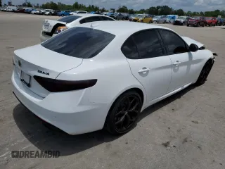 2020 Alfa Romeo Giulia with VIN ZARFAMAN9L7635051, listed as a Copart auction lot 59346453 with 18,796 mi miles. Bid and sale history available at carsss.com. Image 3.