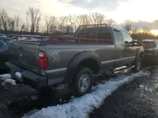 2013 Ford F-250 XL with VIN 1FT7X2B67DEB89309, listed as a Copart auction lot 44760905 with 269,587 mi miles and Salvage Title. Bid and sale history available at DreamBid. Image 3.