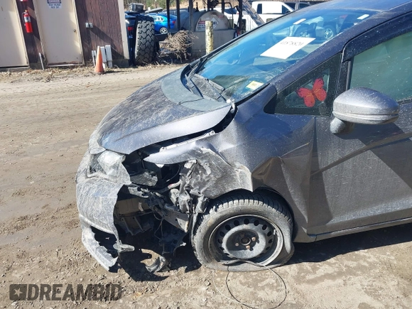 2018 Honda Fit LX z VIN 3HGGK5G44JM716592, wystawiony jako IAAI lot #41878820 z przebiegiem 70 464 mil mil oraz . Historia ofert i sprzedaży dostępna na DreamBid. Obrazek 6.