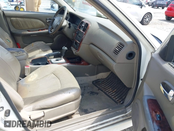 2005 Hyundai Sonata GLS with VIN KMHWF35H95A130784, listed as a IAAI auction lot 41936386 with 220,227 mi miles. Bid and sale history available at carsss.com. Image 5.