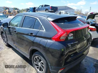 2020 Mitsubishi Eclipse Cross ES z VIN JA4AS3AAXLZ033153, wystawiony jako IAAI lot #41885706 z przebiegiem 106 720 mil mil oraz . Historia ofert i sprzedaży dostępna na DreamBid. Obrazek 3.