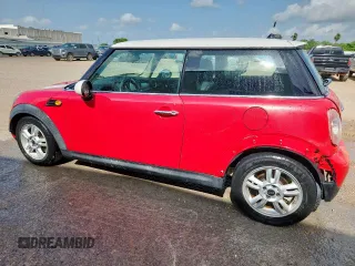 2011 MINI Hardtop with VIN WMWSU3C54BT095490, listed as a Copart auction lot 64220255 with 81,121 mi miles and Clean title. Bid and sale history available at DreamBid. Image 2.