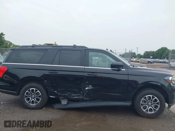 2024 Ford Expedition Max XLT with VIN 1FMJK1J86REA09662, listed as a IAAI auction lot 42434684 with 42,118 mi miles and . Bid and sale history available at DreamBid. Image 13.