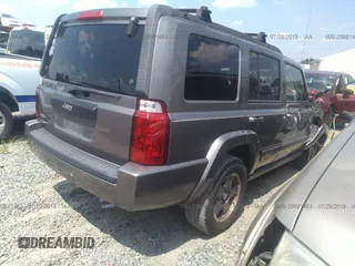 2007 Jeep Commander Sport z VIN 1J8HG48K67C685375, wystawiony jako IAAI lot #41677992 z przebiegiem 254 243 mil mil oraz . Historia ofert i sprzedaży dostępna na DreamBid. Obrazek 4.