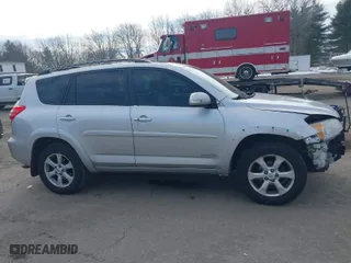 2011 Toyota RAV4 Ltd with VIN 2T3DF4DV3BW134819, listed as a IAAI auction lot 41579209 with 218,490 mi miles. Bid and sale history available at carsss.com. Image 17.
